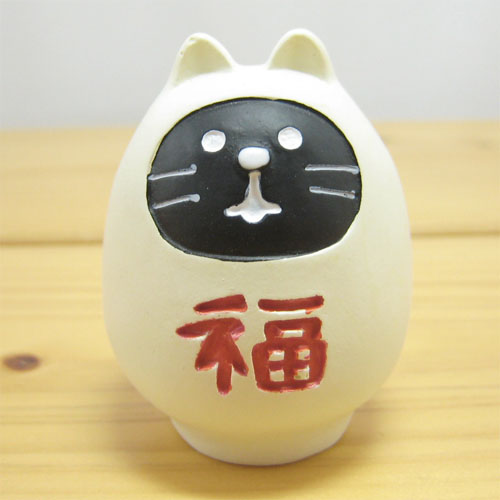 集めて並べたくなっちゃう 小さなサイズがかわいい Decole デコレ Fukumono フクモノ Concombre 福ねこだるま 白 Decole デコレ の雑貨のおもちゃ箱バーグ