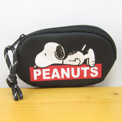 大切な鍵もかわいくスマートに持ち歩こう Peanuts ピーナッツ Snoopy スヌーピー スマートキーケース Sn ねそべり スヌーピー の雑貨のおもちゃ箱バーグ